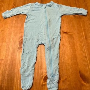 Light blue bamboo zippered KYTE baby footie. Excellent condition.
